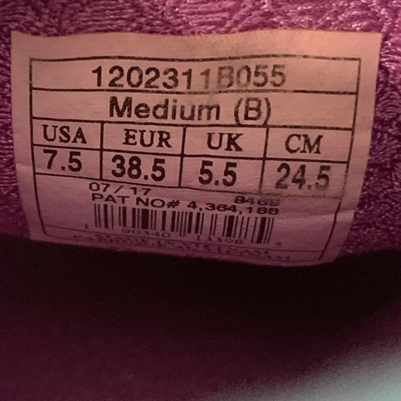 Brooks Adrenaline GTS 17 size 7.5B - Picture 9 of 11